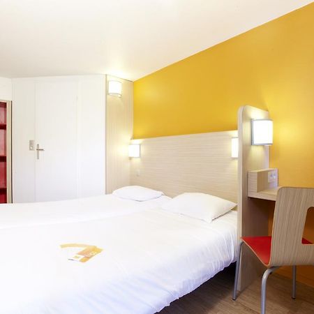 Hotel Premiere Classe Valenciennes Ouest Petite Foret Extérieur photo